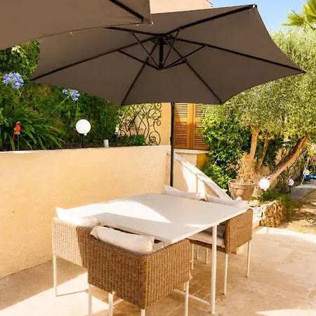 Vila Saint-raphael - With Pool & Private Parking Saint-Raphaël